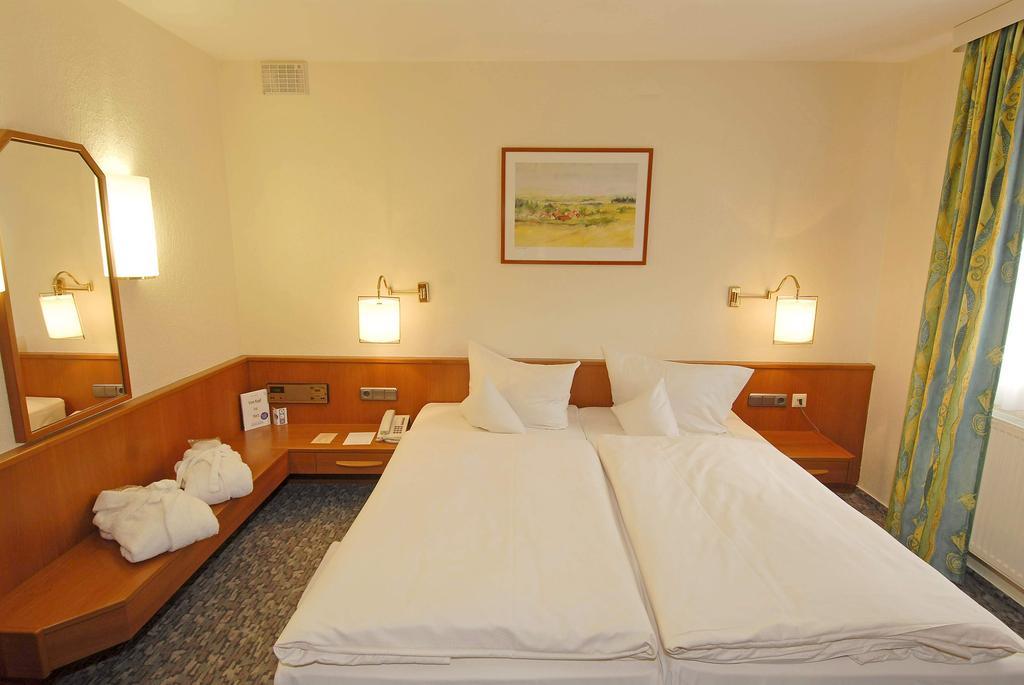 Balladins Superior Hotel Gutsmann Bad Bramstedt Szoba fotó